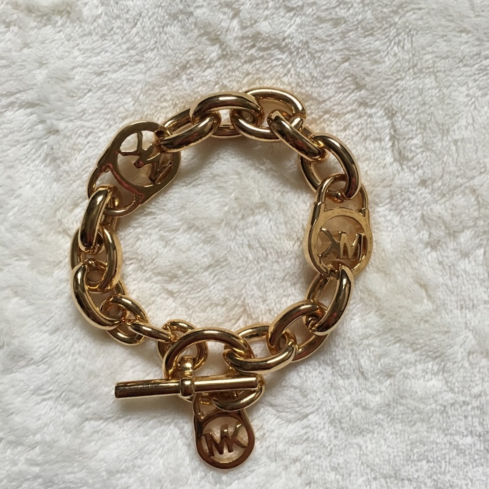 Michael Kors Fulton Toggle Link Gold Bracelet